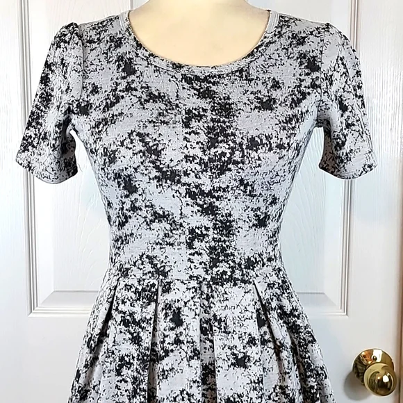 Lula Roe Amelia Dress - Picture 2 of 13